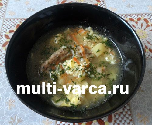 Рисовий суп із курячими шийками та яйцем у мультиварці